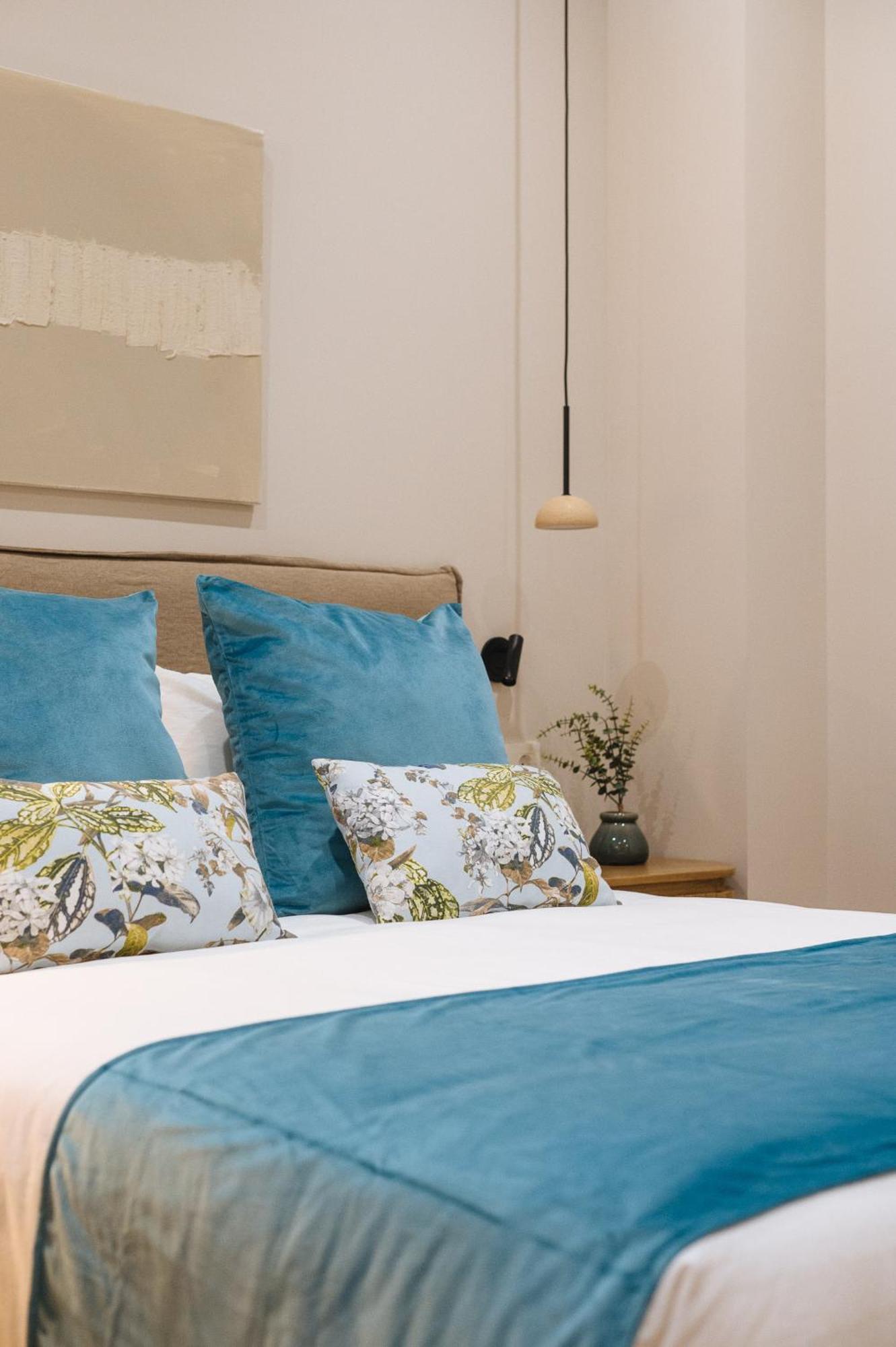 New Hostly Alameda Sevilla