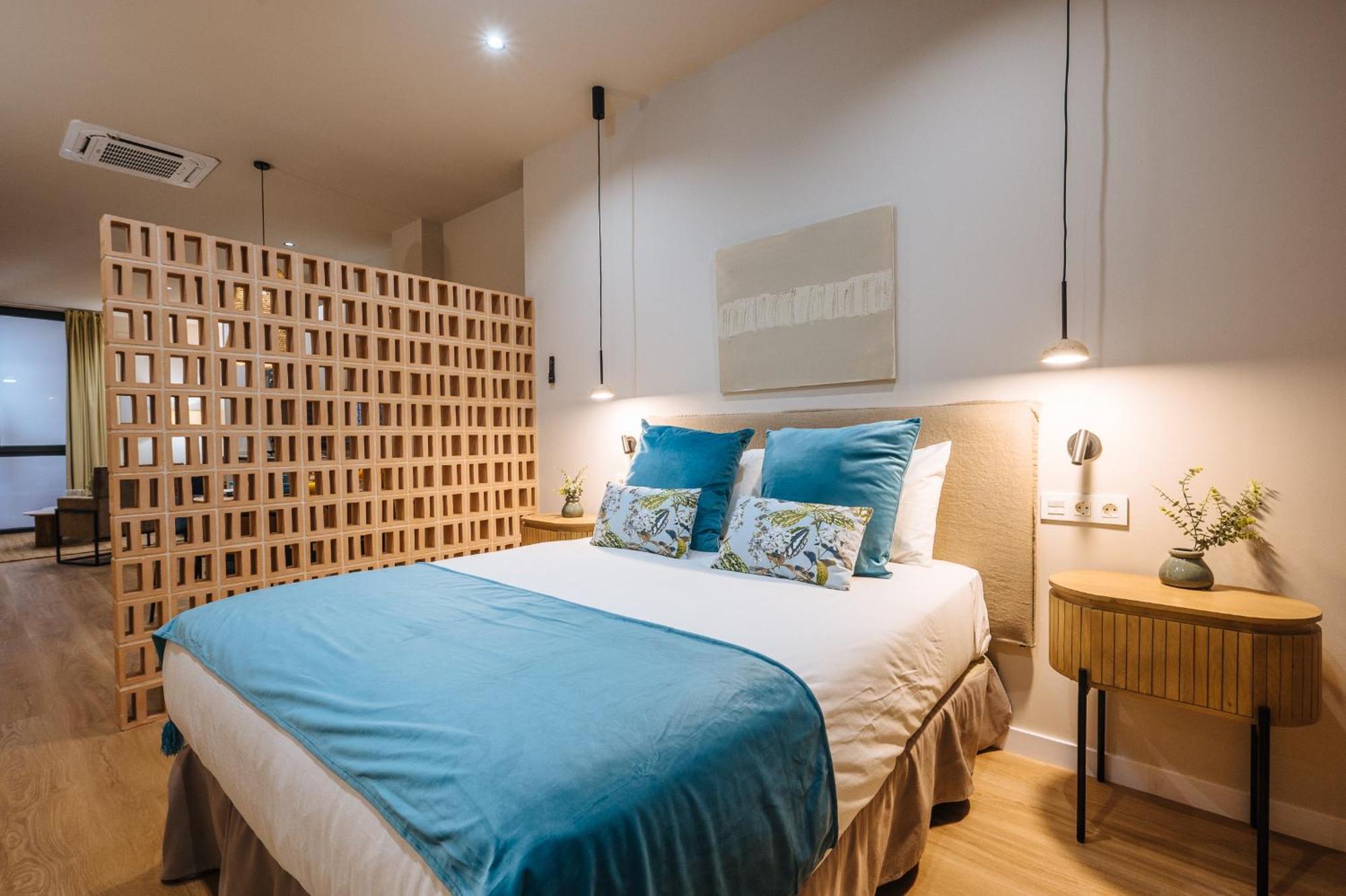 New Hostly Alameda Sevilla