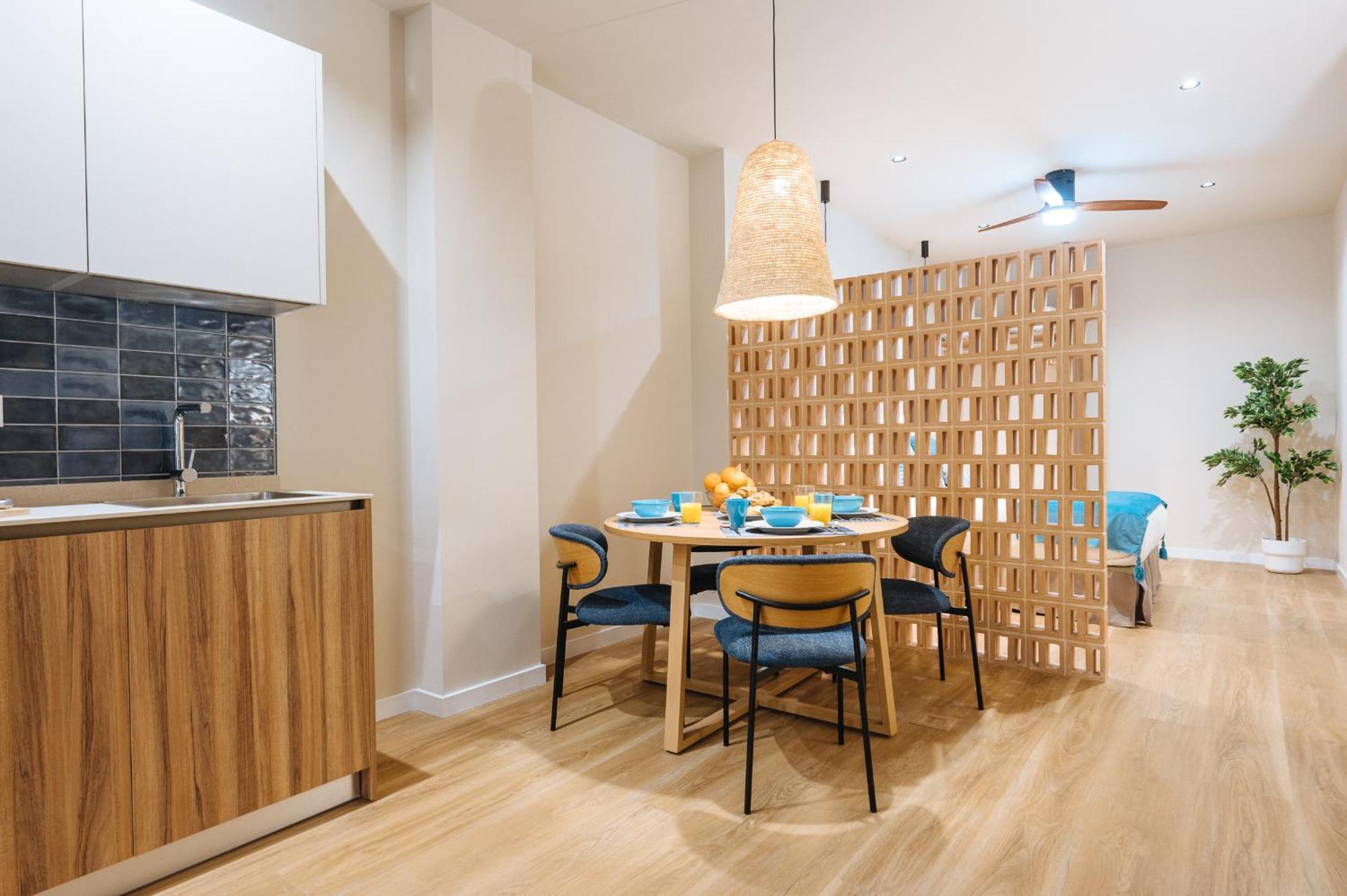 New Hostly Alameda