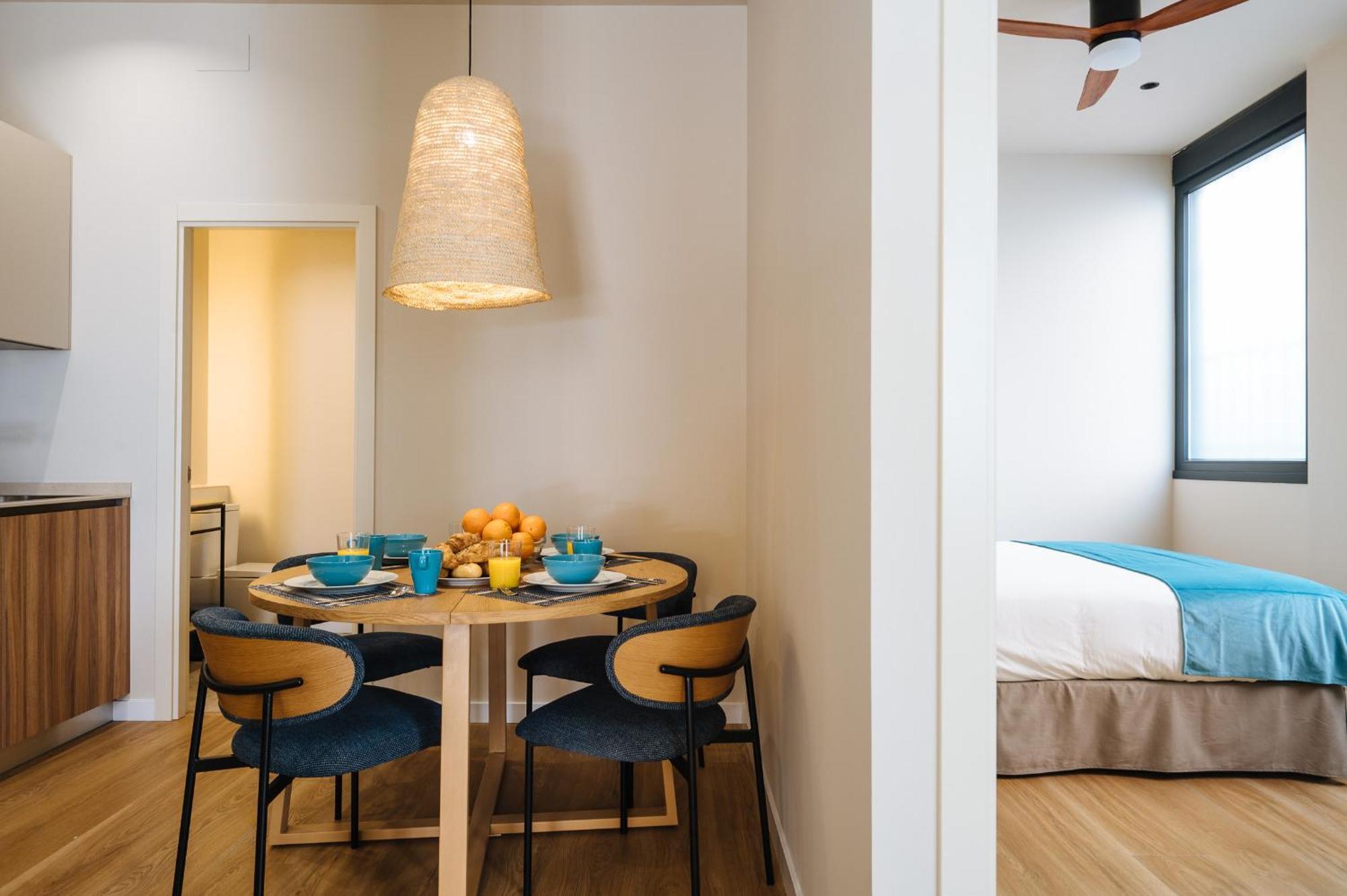 New Hostly Alameda Sevilla